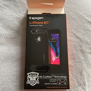 Brand new ! Spigen Rugged Armor IPhone 7 & 8 case